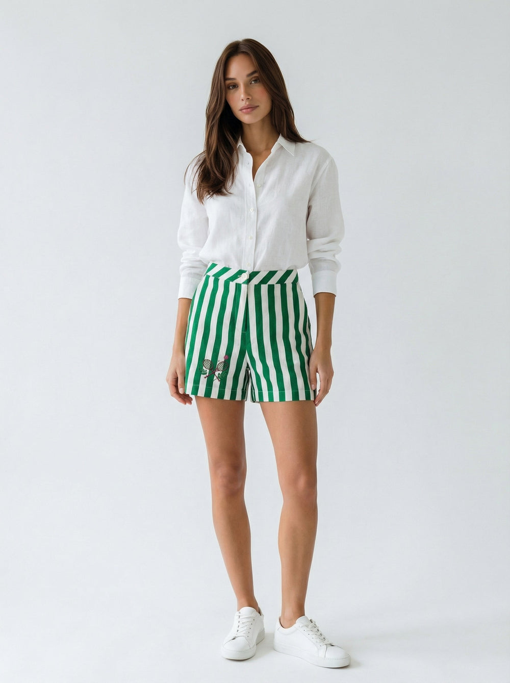 "RIVIERA" Hand-Embroidered Tennis Shorts Introvertie VIENNA