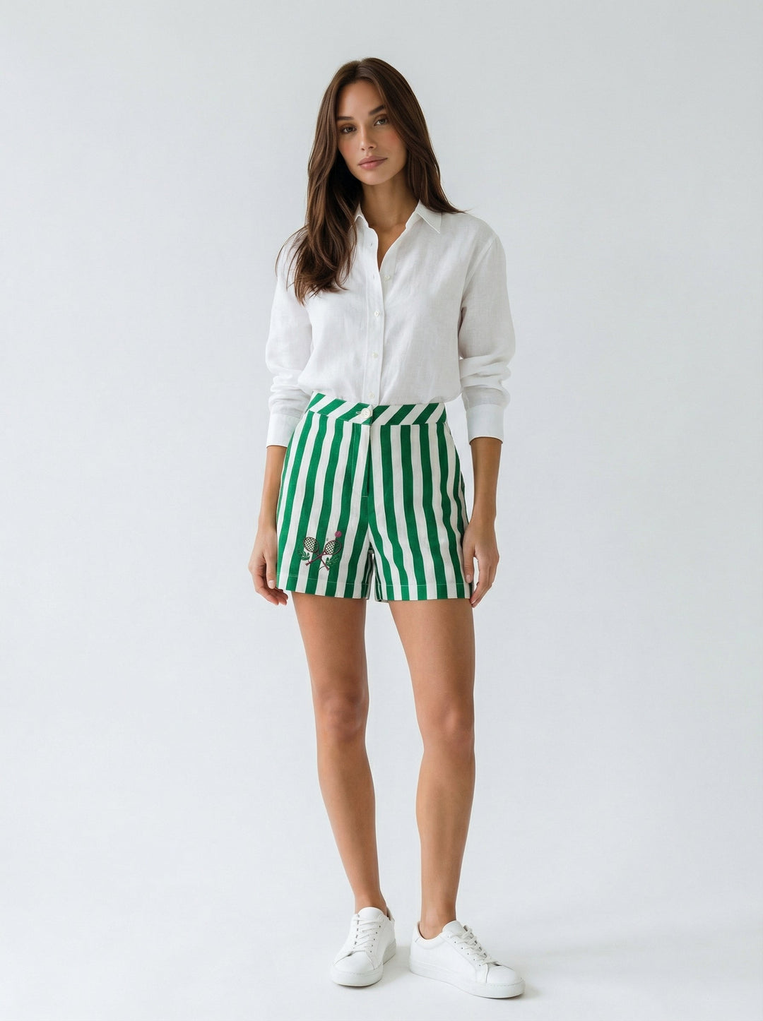 "RIVIERA" Hand-Embroidered Tennis Shorts Introvertie VIENNA